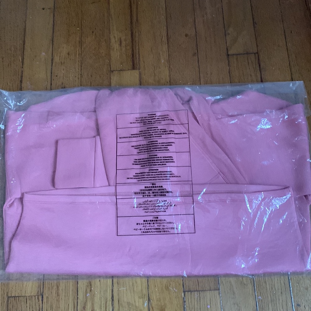 Pink Guess Sweatsuit - Picture 3 of 4